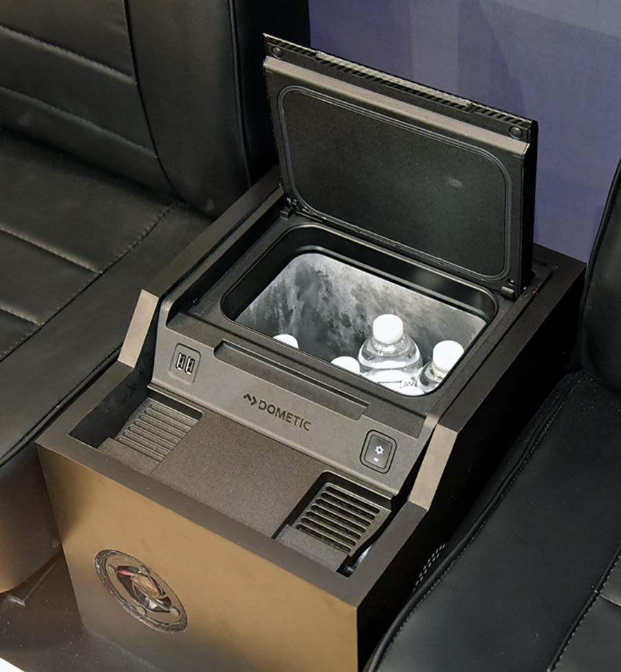 Dometic middle console with water bottles