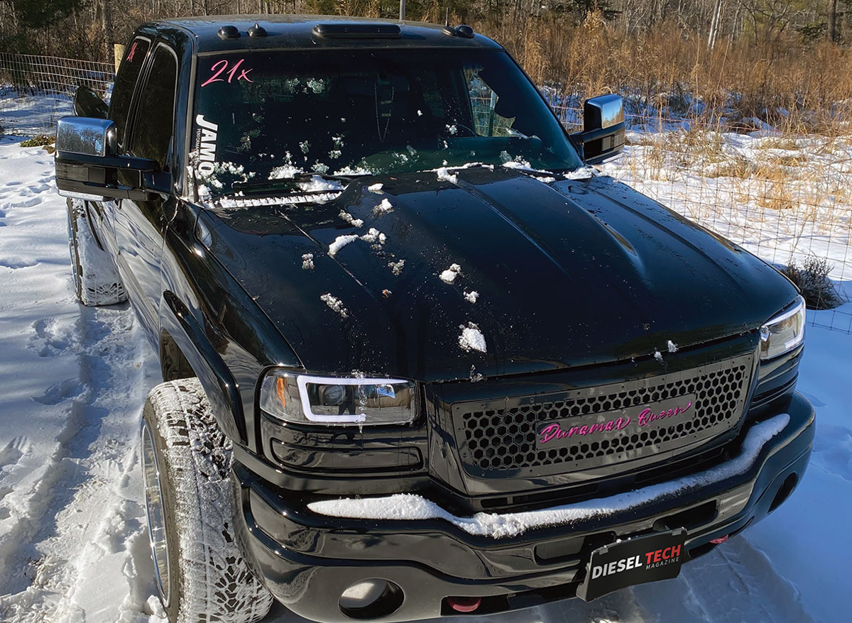 2003 GMC Sierra 2500 front closeup