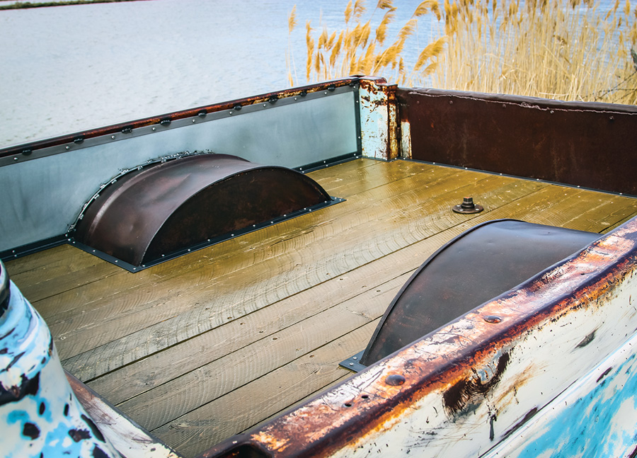 wooden planks in the bed of the trunk