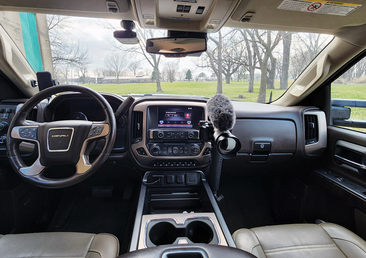 2015 GMC Sierra 2500 interior view of dashboard